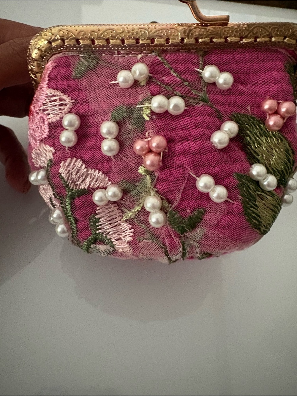 Pink Embroidered Floral Pearl Clasp Coin Purse